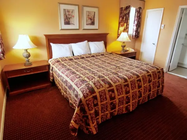 Parkway Inn Philadelphia Airport 5