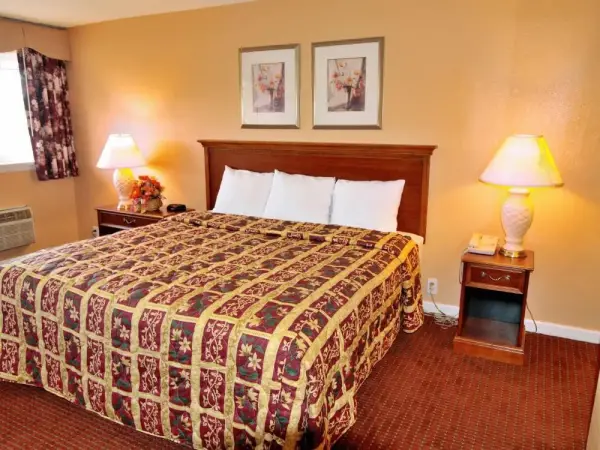 Parkway Inn Philadelphia Airport 6